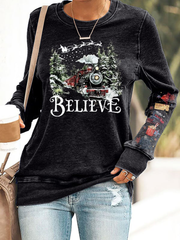 Women's 90s Retro Christmas Movie Print fitted sweatshirt