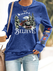 Women's 90s Retro Christmas Movie Print fitted sweatshirt