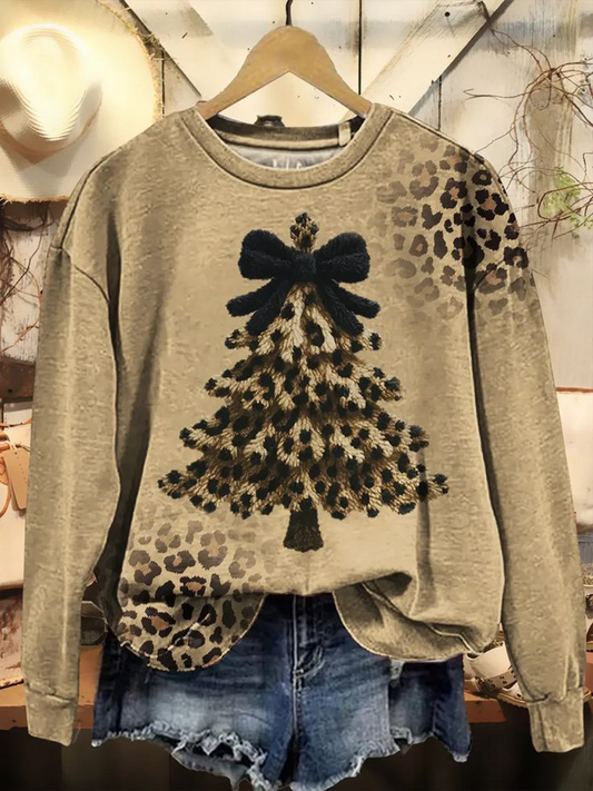Women's leopard print christmas tree Regular Sweatshirt